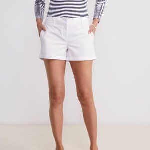 Vineyard Vines 3 1/2 Inch White Every Day Shorts, size 4